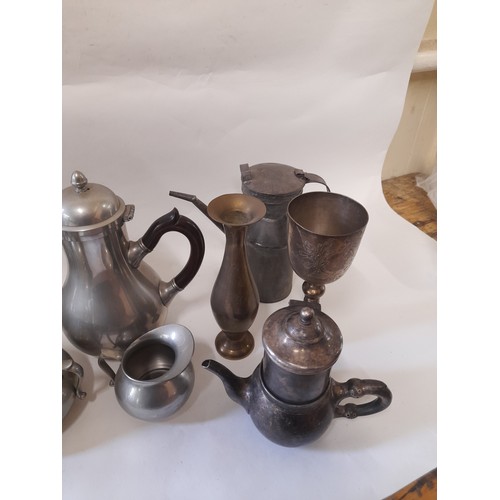 397 - 14 x Metal items to include Brass, Copper, Plated etc