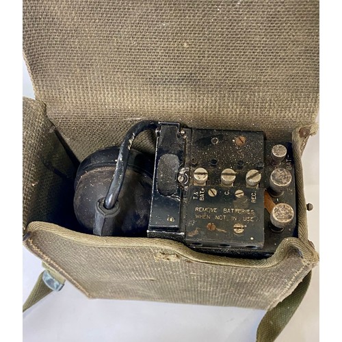 351 - Vintage Army Field Carry Case Military Radio 26cm x 21cm x 10cm