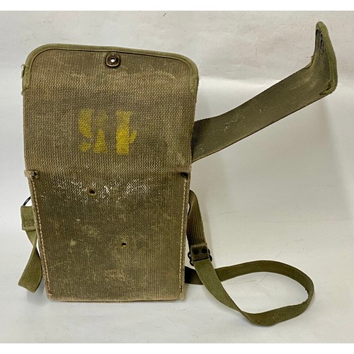 351 - Vintage Army Field Carry Case Military Radio 26cm x 21cm x 10cm