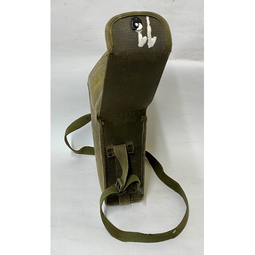 351 - Vintage Army Field Carry Case Military Radio 26cm x 21cm x 10cm