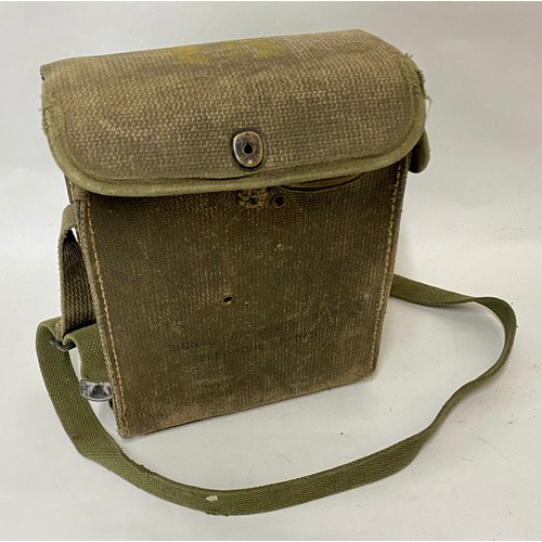 351 - Vintage Army Field Carry Case Military Radio 26cm x 21cm x 10cm