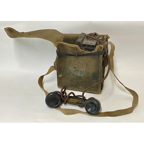 352 - Vintage Army Field Carry Case Military Radio 22cm x 25cm x 10cm