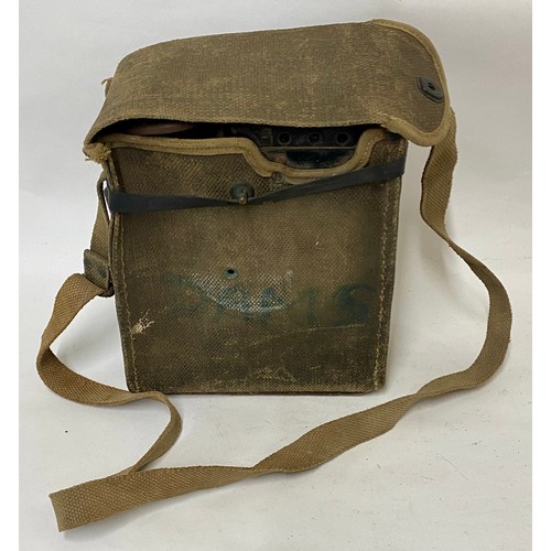 352 - Vintage Army Field Carry Case Military Radio 22cm x 25cm x 10cm