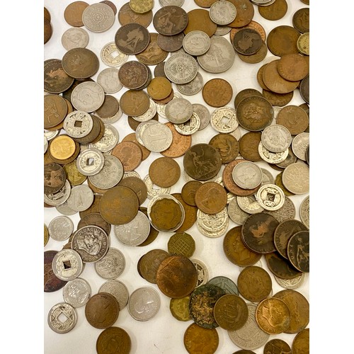 413 - A Quantity of Vintage British, Continental and World Coins to Include Shillings, Half Crowns, French... 