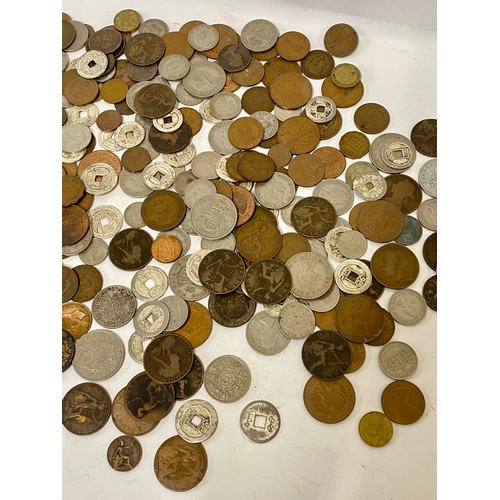 413 - A Quantity of Vintage British, Continental and World Coins to Include Shillings, Half Crowns, French... 