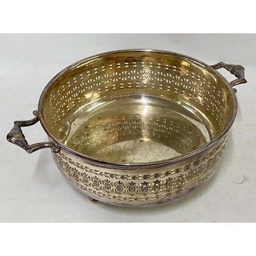 417 - A Quantity of Large Silver Plate Items to Include Serving Trays, Cake Slice, Pierced Table Centre Pi... 