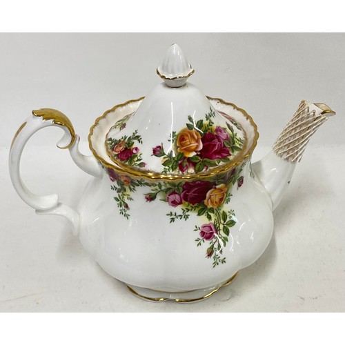 370 - Vintage Royal Albert Fine Bone China 'Country Rose' Ceramic Ware Part Tea Set to Include Teapot, Mil... 