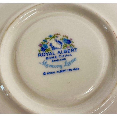 372 - Vintage Royal Albert Fine Bone China 'Memory Lane' Ceramic Ware Part Tea Set to Include Teacups and ... 