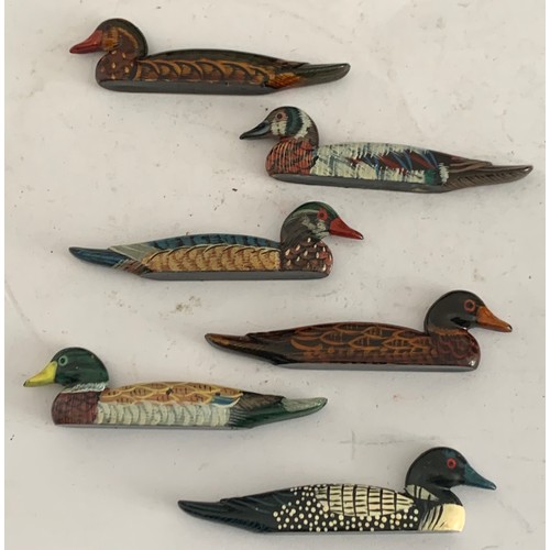 110 - Set Of 6 Carved Wooden Model Ducks
Each 8.5 cms l