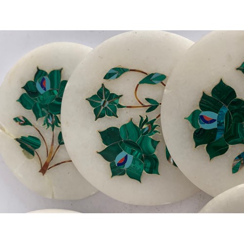 291 - Set Of 5 Drinks Coasters Having Malachite And Other Pietra Dura Inlay
Case Diameter 11 cms, Coasters... 