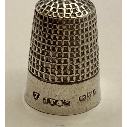 463 - Five Hallmarked Silver Charles Horner Chester Thimbles. Weight 0.760 Oz