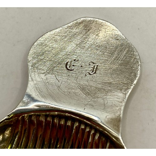 467 - Silver Shell Design Caddy Spoon. Weight 0.262 Oz