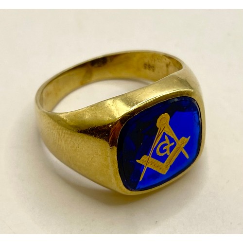 470 - 14ct Gold Masonic Central Stoned Ring in Box. 9.64g Weight. UK Ring Size U