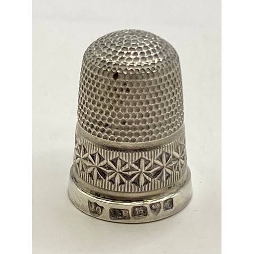 479 - Five Decorated Hallmarked Silver Thimbles. Weight 0.758 Oz