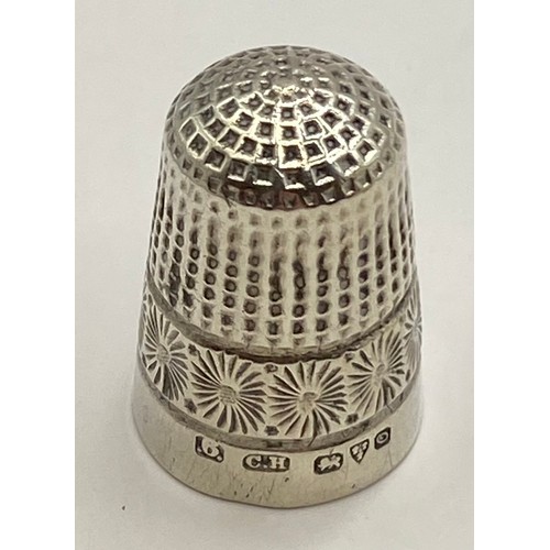 479 - Five Decorated Hallmarked Silver Thimbles. Weight 0.758 Oz