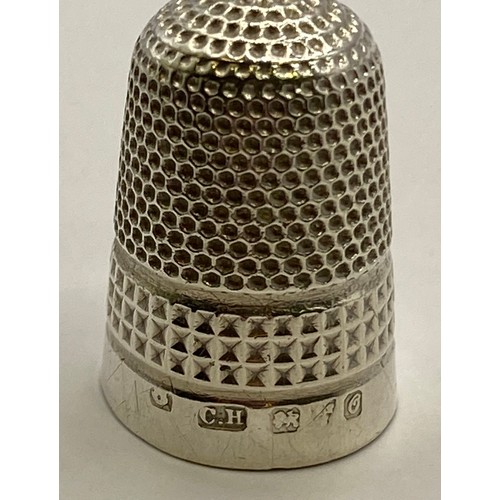 479 - Five Decorated Hallmarked Silver Thimbles. Weight 0.758 Oz