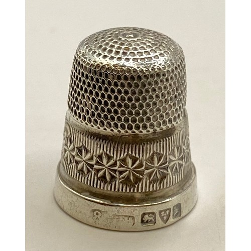 479 - Five Decorated Hallmarked Silver Thimbles. Weight 0.758 Oz