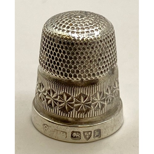 479 - Five Decorated Hallmarked Silver Thimbles. Weight 0.758 Oz