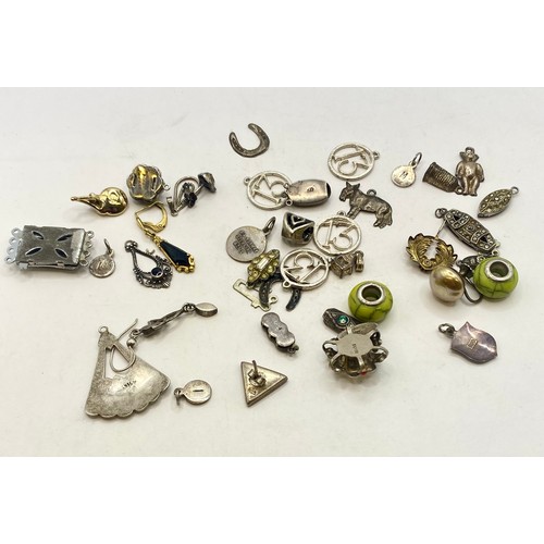 489 - Quantity of Jewellery Items to Include Sterling Silver, Pendants, Beads Etc. Weight 1.680 Oz