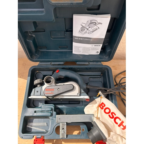 706 - Used in working order 240volt Bosh GHO26-82 Professional  Hand planer.