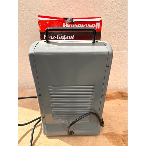 707 - Used in working order 240volt Honeywell Heiz Gigant Heater.