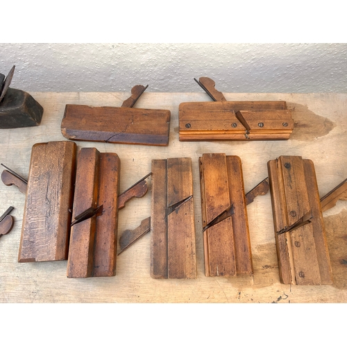 715 - Various Vintage wooden planes. (14)