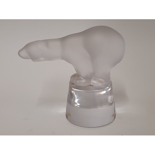 599 - Crystal Glass Polar Bear Paperweight, Serves France.12cm high x 13cm wide