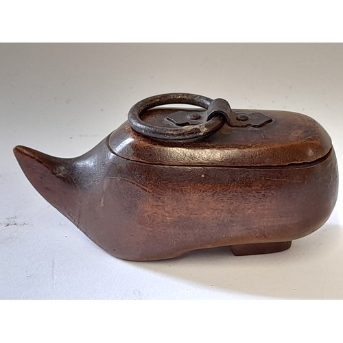 609 - Antique Treen Snuff Mule In The Form Of A Clog, 8cm long x 3cm high