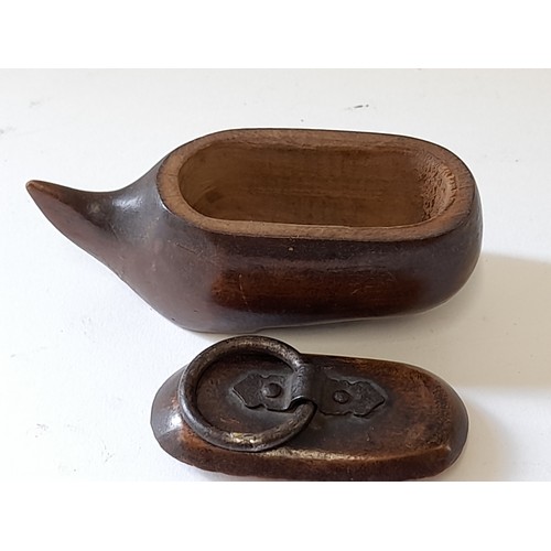 609 - Antique Treen Snuff Mule In The Form Of A Clog, 8cm long x 3cm high