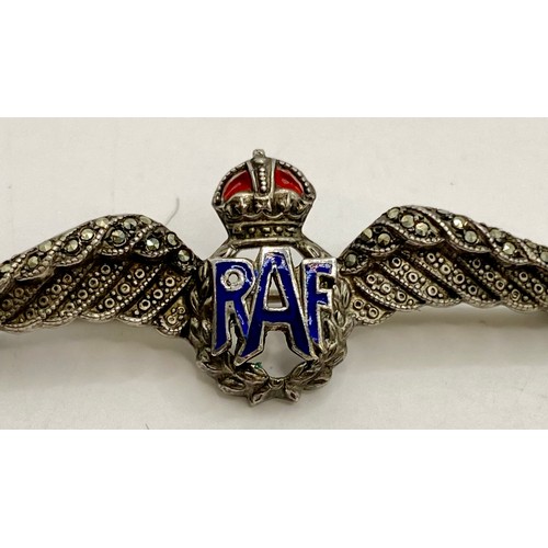 639 - Vintage WWII RAF Sterling Silver Sweetheart Badge. 5cm Length