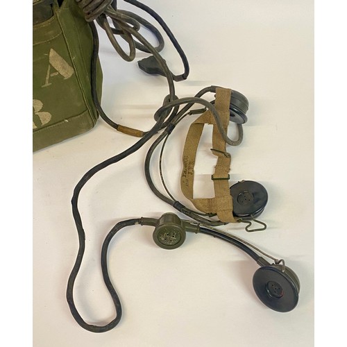 679 - Vintage Military WWII Type A Wireless Radio Set. 27cm Height