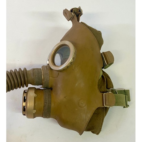 680 - Vintage Military Gas Mask