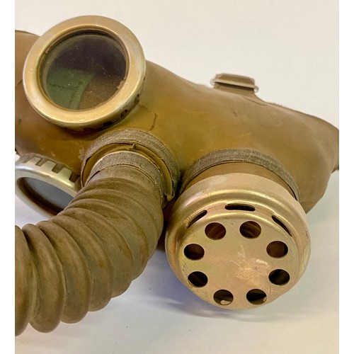 680 - Vintage Military Gas Mask