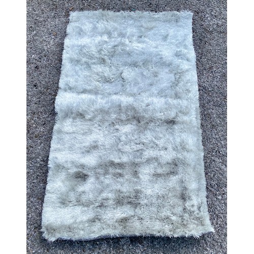 91 - Brand New Glamour / Shimmer Silver Colour Ground Rug 150cm x 80cm