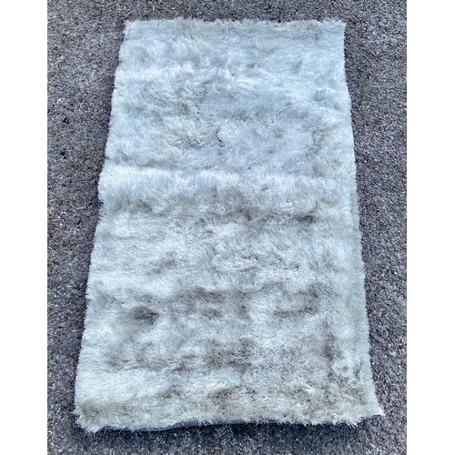 96 - Brand New Glamour / Shimmer Silver Colour Ground Rug 150cm x 80cm