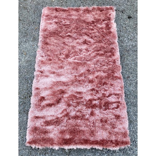 98 - Brand New Glamour / Shimmer Blush Colour Ground Rug 150cm x 80cm