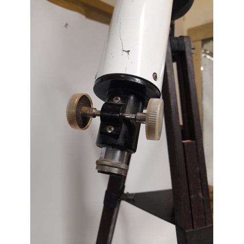 627 - GLANZ Telescope on Tripod with Adjustable legs