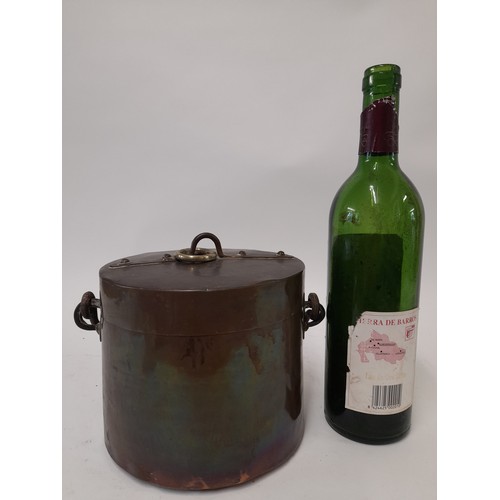 642 - Vintage Copper Cooking Pot with Lid and Swing Handle, 15cm x 17cm plus handle