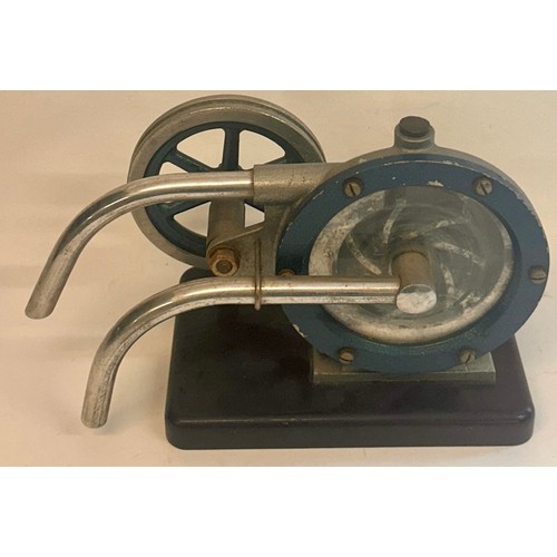 123 - Continental School Model Of A Hand Crank Pump. 28 x 14 x 17 cms
