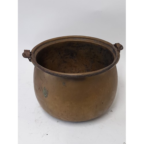 102 - Small Brass Cooking Vessel with Iron Swing Handel, 20cm high x 29cm wide