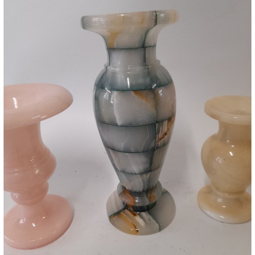 127 - 4 x Onyx Vases, Tallest 20cm