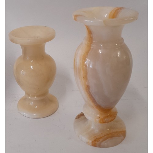 127 - 4 x Onyx Vases, Tallest 20cm