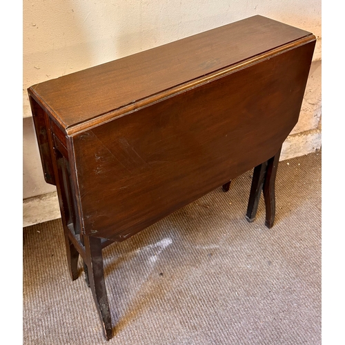 65 - Mahogany Sutherland Table. Opened 76cm x 61cm x 60cm. closed 61cm x 19cm x 60cm.