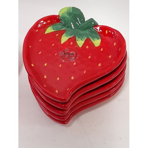 36 - Set Of Ten Vintage Ceramic Strawberry Plates, 14.5cm x 17cm