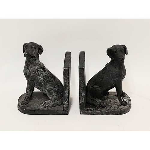 43 - Pair of Composite Bookends featuring a pair of Retriever Dogs, 15cm x 20cm (2)