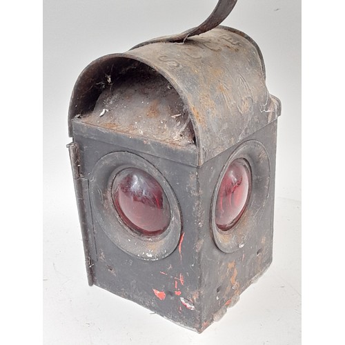 76 - Roadside warning Lamp with 3 Red Lenses, no Oil Burner