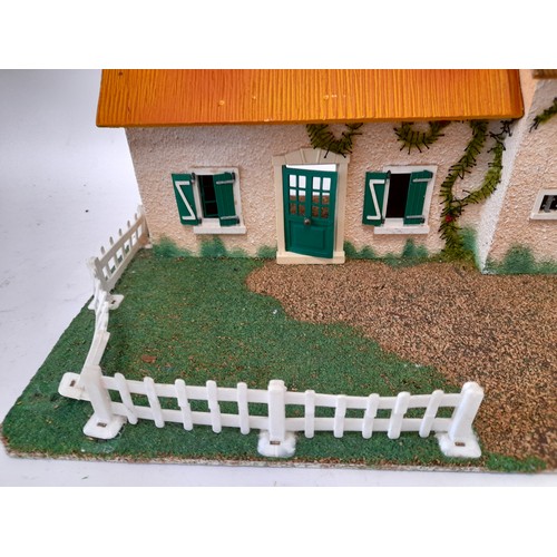 170 - Vintage Scratch built Farm, 60cm x 30cm x 20cm