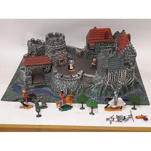 171 - Vintage Plastic Moulded Castle and some plastic figures, 57cm x 40cm 21cm