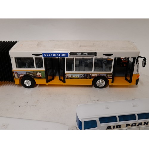 173 - 4 x Toy/collectors busses, bendy bus 38cm long