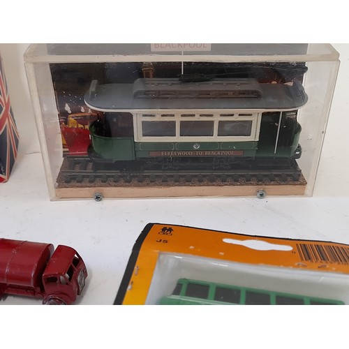 186 - 16x mainly Dinky Busses with some other vehicles Boxed Etc